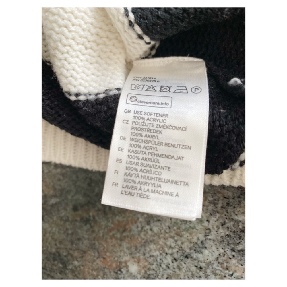 H&M Sweater - Picture 6 of 6
